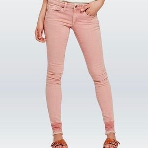Universal Thread Muted Pink Raw Hem Mid-Rise Skinny Jean